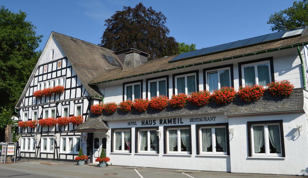 Hotel Haus Rameil Lennestadt Bagian luar foto