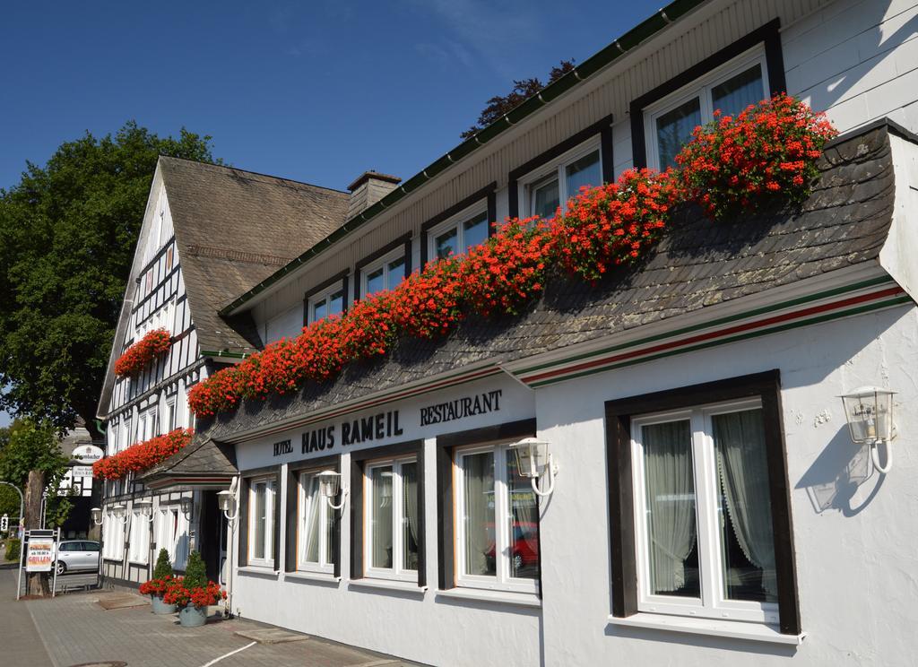 Hotel Haus Rameil Lennestadt Bagian luar foto
